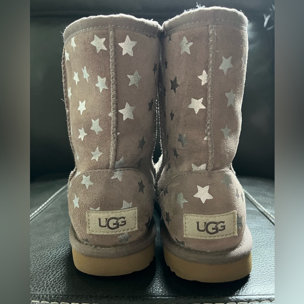 GIrls Size 4 UGG Boots